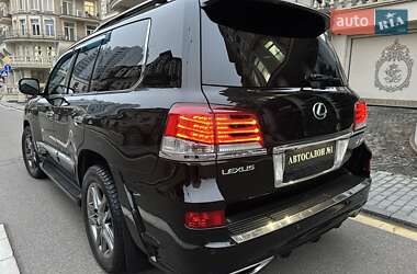 Характеристики Lexus LX Позашляховик / Кросовер