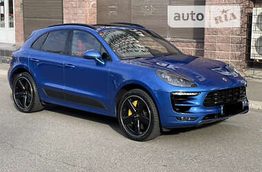 Характеристики Porsche Macan Позашляховик / Кросовер