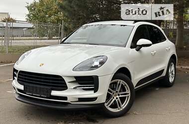 Характеристики Porsche Macan Внедорожник / Кроссовер