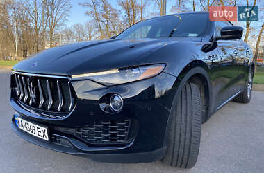 Ціни Maserati Позашляховик / Кросовер
