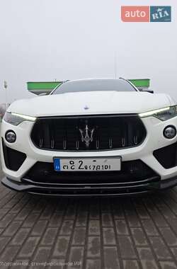 Цены Maserati Внедорожник / Кроссовер