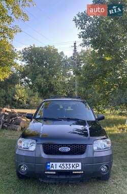 Характеристики Ford Maverick Позашляховик / Кросовер