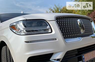 Характеристики Lincoln Navigator Внедорожник / Кроссовер