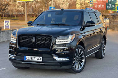 Характеристики Lincoln Navigator Позашляховик / Кросовер