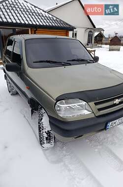 Характеристики Chevrolet Niva Внедорожник / Кроссовер