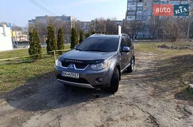 Характеристики Mitsubishi Outlander XL Внедорожник / Кроссовер