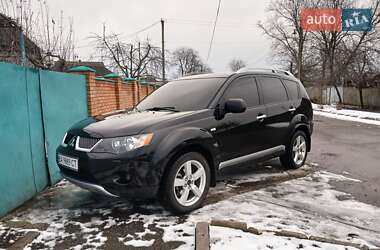 Характеристики Mitsubishi Outlander XL Внедорожник / Кроссовер
