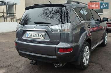 Характеристики Mitsubishi Outlander XL Внедорожник / Кроссовер