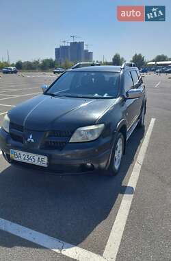 Характеристики Mitsubishi Outlander Позашляховик / Кросовер