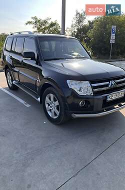 Цены Mitsubishi Pajero Wagon Внедорожник / Кроссовер