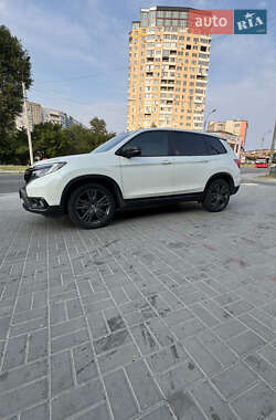 Характеристики Honda Passport Внедорожник / Кроссовер