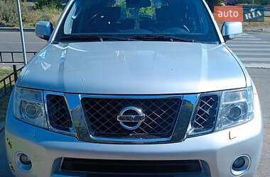 Характеристики Nissan Pathfinder Позашляховик / Кросовер