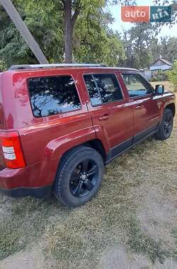 Характеристики Jeep Patriot Позашляховик / Кросовер