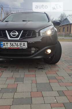 Характеристики Nissan Qashqai+2 Позашляховик / Кросовер