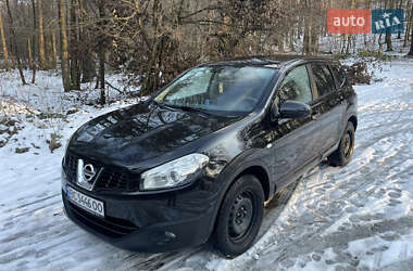 Характеристики Nissan Qashqai+2 Позашляховик / Кросовер