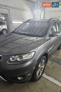 Характеристики Hyundai Santa FE Позашляховик / Кросовер