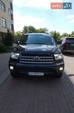 Характеристики Toyota Sequoia Внедорожник / Кроссовер