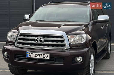 Характеристики Toyota Sequoia Позашляховик / Кросовер