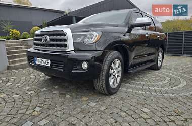 Характеристики Toyota Sequoia Позашляховик / Кросовер