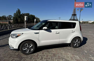 Характеристики Kia Soul Внедорожник / Кроссовер