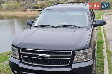 Характеристики Chevrolet Tahoe Позашляховик / Кросовер