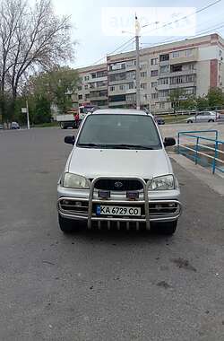 Характеристики Daihatsu Terios Позашляховик / Кросовер