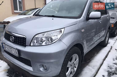 Характеристики Daihatsu Terios Позашляховик / Кросовер