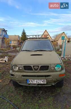Характеристики Nissan Terrano II Позашляховик / Кросовер