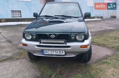 Характеристики Nissan Terrano Позашляховик / Кросовер