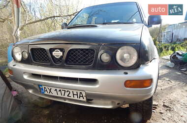 Характеристики Nissan Terrano Позашляховик / Кросовер