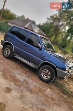 Характеристики Nissan Terrano Позашляховик / Кросовер