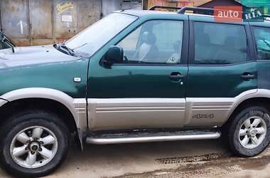 Характеристики Nissan Terrano Позашляховик / Кросовер