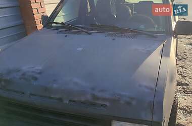 Характеристики Nissan Terrano Позашляховик / Кросовер