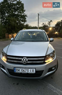 Характеристики Volkswagen Tiguan Внедорожник / Кроссовер