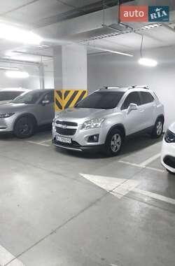 Характеристики Chevrolet Tracker Позашляховик / Кросовер