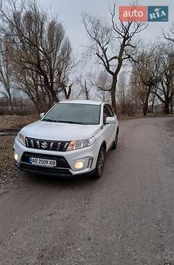 Характеристики Suzuki Vitara Позашляховик / Кросовер