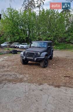 Характеристики Jeep Wrangler Позашляховик / Кросовер