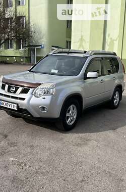 Характеристики Nissan X-Trail Внедорожник / Кроссовер