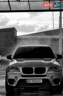 Характеристики BMW X5 M Позашляховик / Кросовер