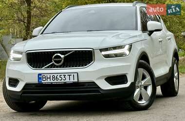 Цены Volvo XC40 Внедорожник / Кроссовер