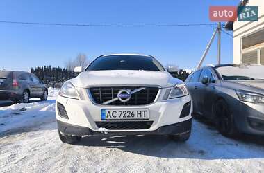 Характеристики Volvo XC60 Позашляховик / Кросовер