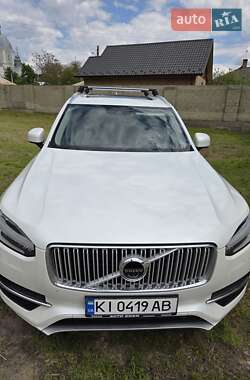 Характеристики Volvo XC90 Позашляховик / Кросовер