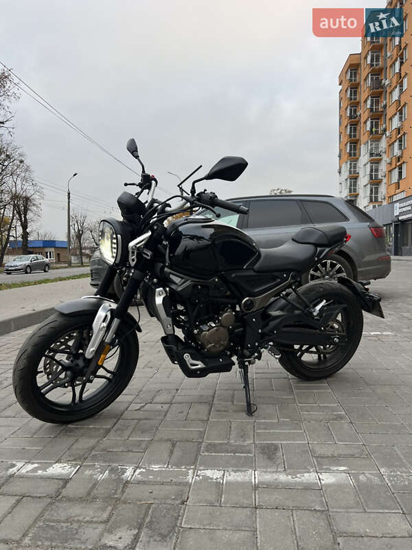 Мотоцикл Спорт-туризм Voge 300AC