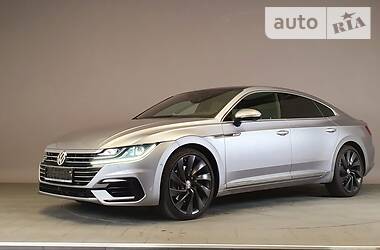 Volkswagen Arteon R   LINE 4 motion 2017