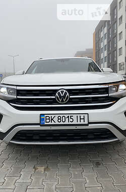 Volkswagen Atlas Cross Sport SE 2021