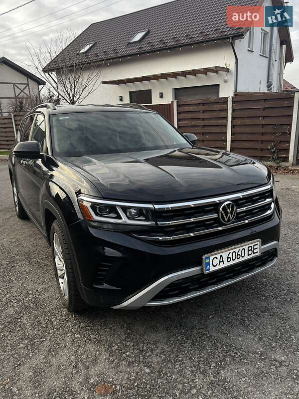 Позашляховик / Кросовер Volkswagen Atlas