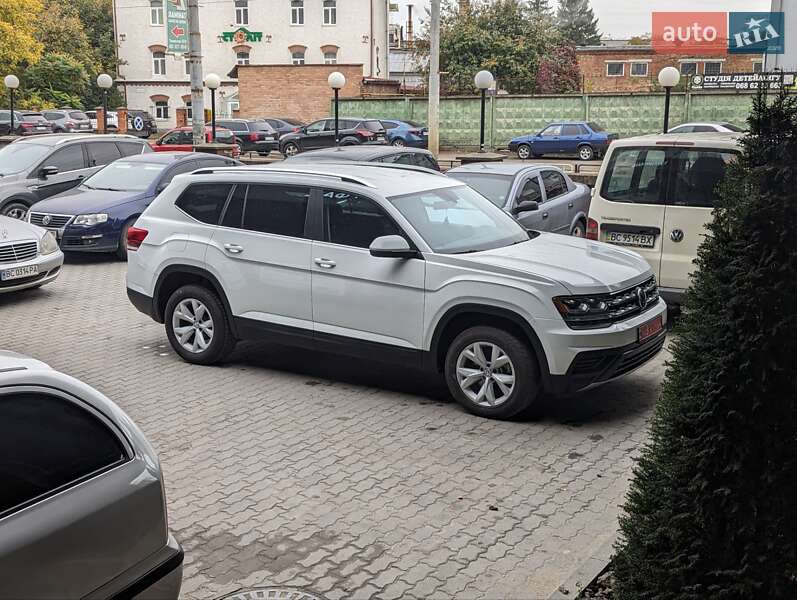 Позашляховик / Кросовер Volkswagen Atlas