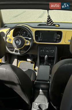 Volkswagen Beetle  2012