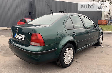 Volkswagen Bora 1.6 MPI 2001 SVIZHA 2000