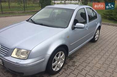 Volkswagen Bora  2004